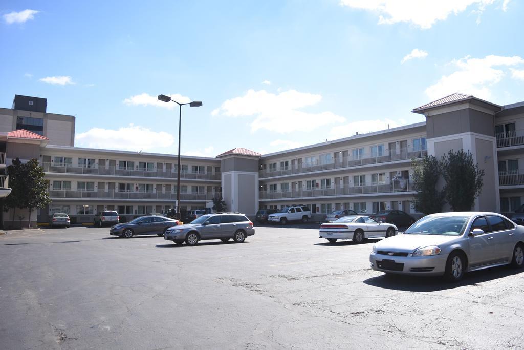 Econo Lodge Downtown Louisville Exterior foto